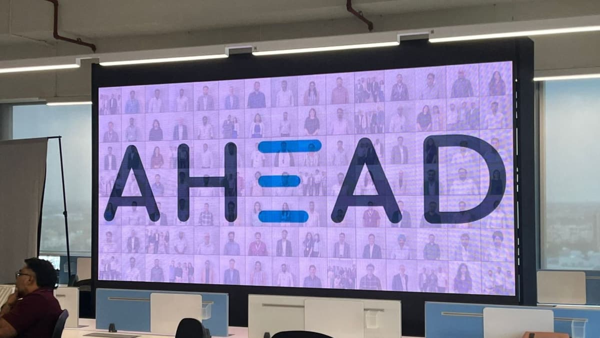 Photo Mosaic Wall for Office Event Amazes Employees
